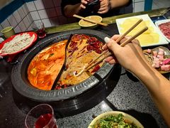 -宽板凳老灶火锅(台湾街店)