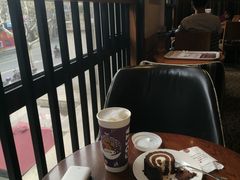 靠窗位-COSTA COFFEE(上海虹口公园店)