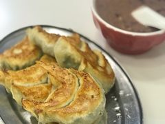 香煎鲜肉韭菜饺-芬芳甜品(体育东横街店)
