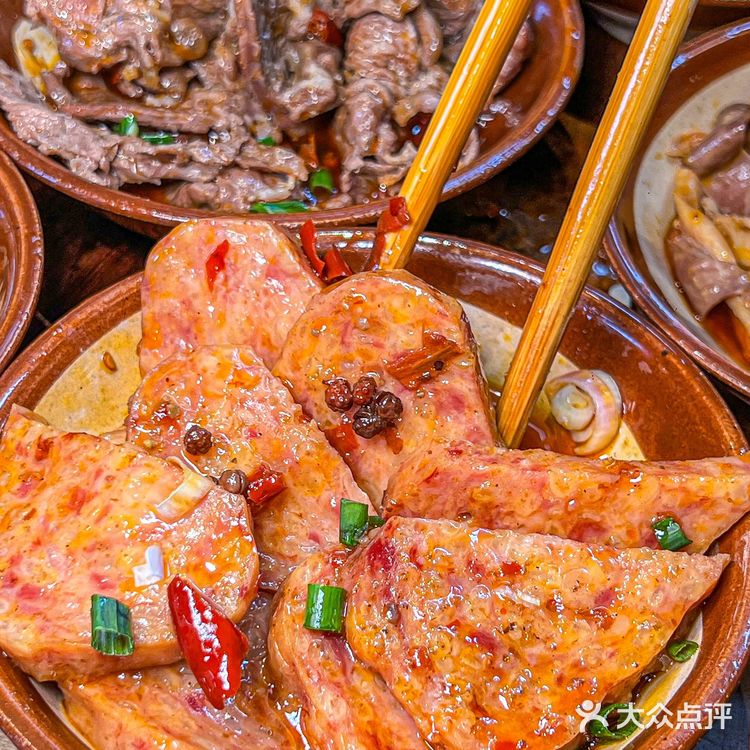 火爆石桥铺的黄豆芽老火锅，汤底一口封神！