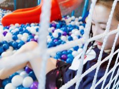 -嘿哟动霸CHUA·新潮玩运动娱乐中心·蹦床滑冰团建乐园