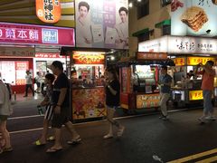 -六合夜市