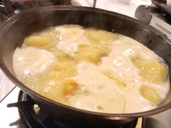 -鲜入围煮花胶鸡海鲜火锅