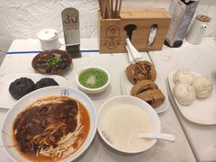 -李与白包子铺(桐梓林店)