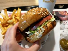 -The Habit Burger Grill 哈比特汉堡(复兴soho店)