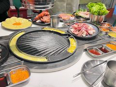 -山野的朋友露营炭火烤肉