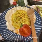 如果美食不能完全治愈悲伤，至少它可以稀释一部分