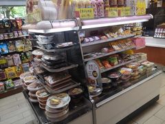 -全家便利店(襄阳南路店)