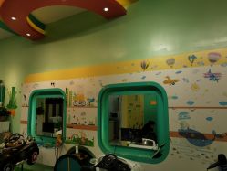 -爆米花儿童美发乐园