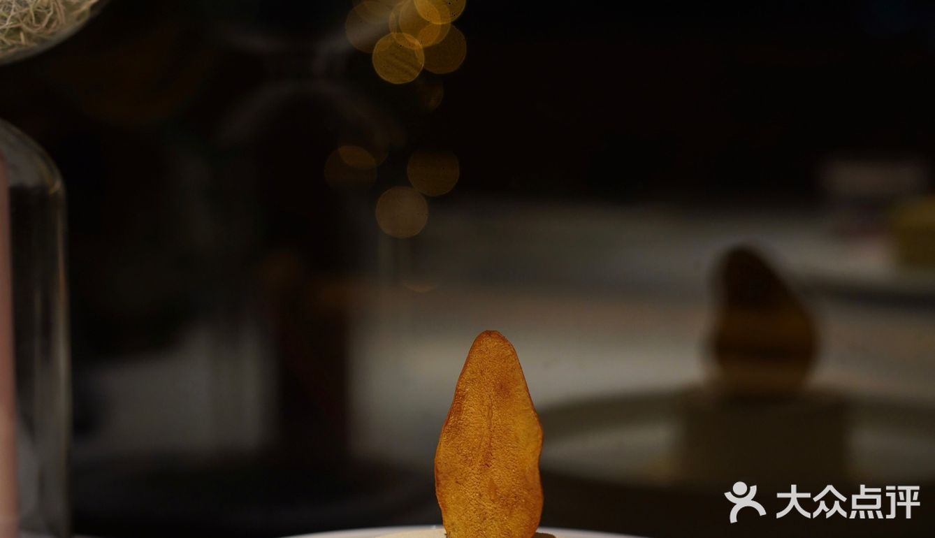 咸蛋黄融入奶油 整块的味道是很均匀平衡的