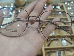 -三叶眼镜城批发市场(上海火车站店)