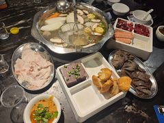-牛一煲美食(江高店)