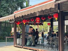 -Chom Cafe and Restaurant
