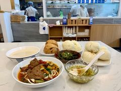-李与白包子铺(桐梓林店)