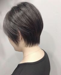 -十六番发型师事务所