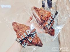 焦糖牛角包-PAPER STONE BAKERY(天环店)