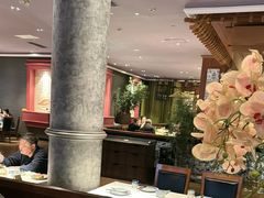 -八府香鸭·啫啫煲(华山路店)