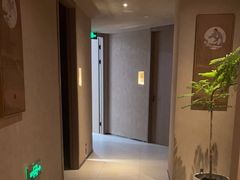 -灸春堂·艾灸·痛症·整脊连锁(之江银泰店)