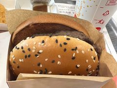 -麦当劳(新城市广场店)