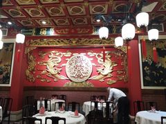 -梅龙镇酒家(南京西路总店)