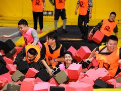 -嘿哟动霸CHUA·新潮玩运动娱乐中心·蹦床滑冰团建乐园
