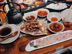 -老牌坊云南鱼豆花火锅(哈西万达店)
