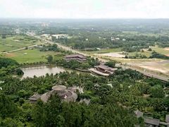 景点高处俯瞰文笔峰-海南文笔峰盘古文化旅游区