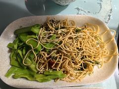 -鱼窝棚柴火铁锅炖(富山屯店)