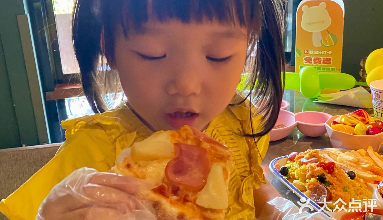 成都暑假高温来袭，暑假带女儿吃一顿漂亮饭🥩