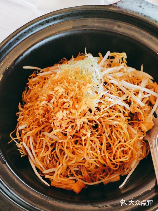 金苑海鲜酒家(来魅力店)砂窝瑶柱炒生面图片