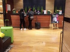 -武汉光谷广场杨家湾地铁站怡程酒店