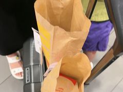 -麦当劳(上海虹桥站30B检票口楼上)