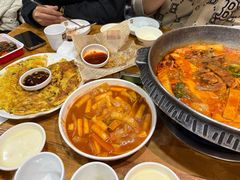 -喇喇排骨火锅·传统韩式脊骨汤(望京西园总店)
