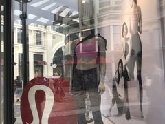 -lululemon(比斯特购物村店)