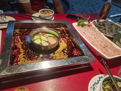 -二荆条·蜀鲜汇城市森林火锅