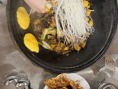 -粘豆包柴火铁锅炖