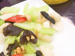 马蹄西芹炒鲜淮山-桃源尚品海鲜酒楼(京港澳高速店)