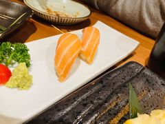 三文鱼手握-鸟鸣门屋台料理(金帝银泰店)