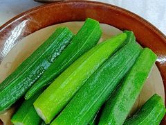 -猪三哥肥肠鸡川菜小炒