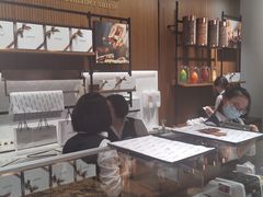 -Laderach 莱德拉(上海环贸iapm店)