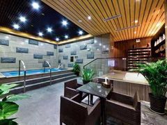 -珠海棕泉水疗酒店(拱北口岸高铁站店)