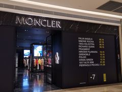 -MONCLER(武汉国际广场店)
