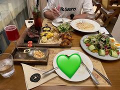 -Mark&Mars Restaurant