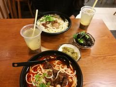 -鑫花溪牛肉米粉(凤凰街创始总店)