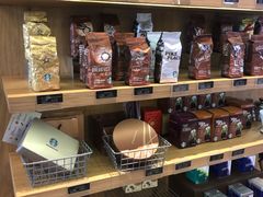 零售区-星巴克(南京鼓楼吾悦广场店)