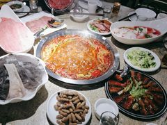 -茅草房·河畔园林火锅