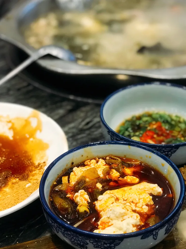 Luzhou Pickled-Vegetable Tofu Pudding Hotpot (Gonghe Road Branch)