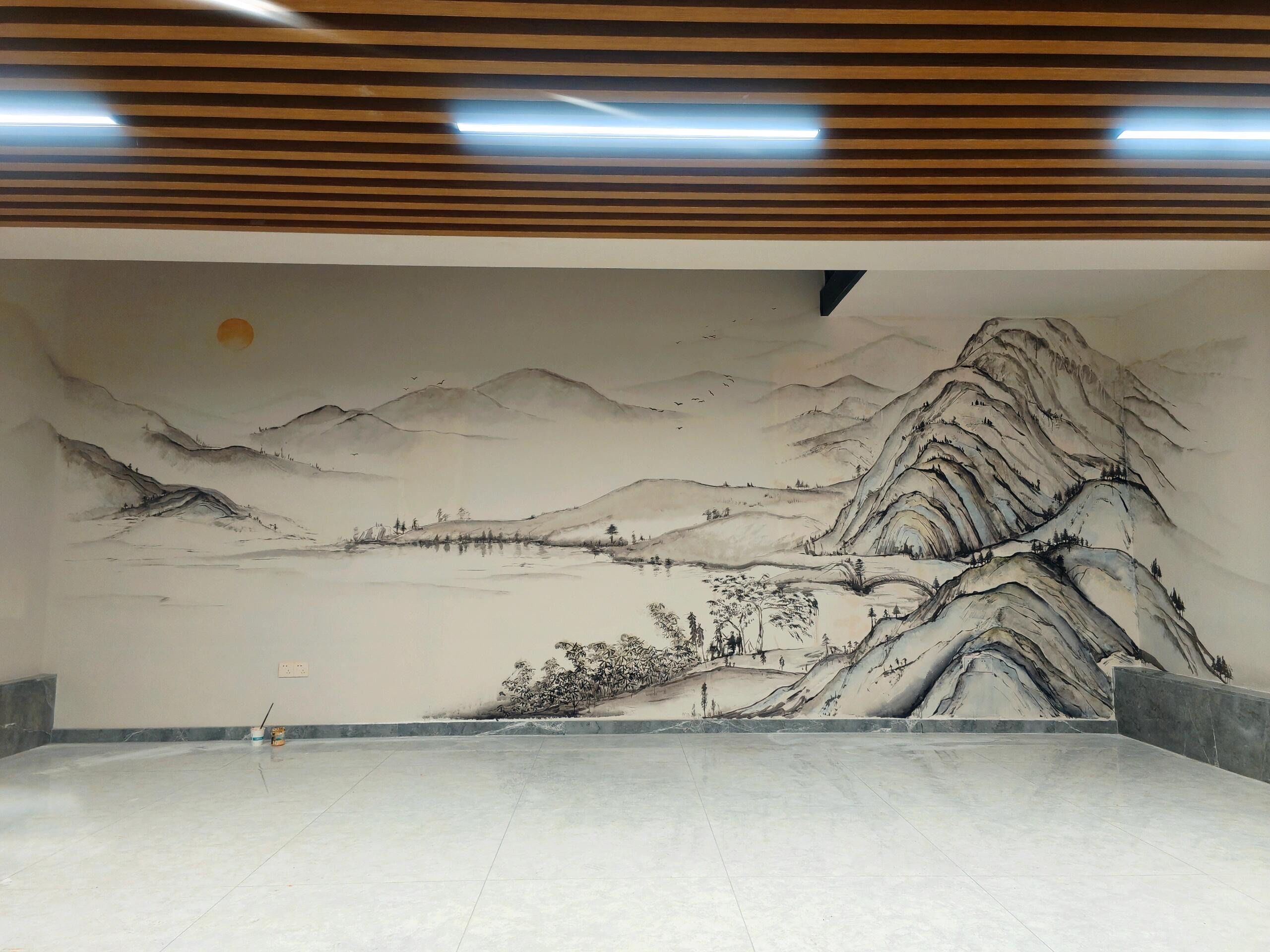中式别墅山水国画墙绘
中式别墅的山水国画,山水风景大气磅礴,配合