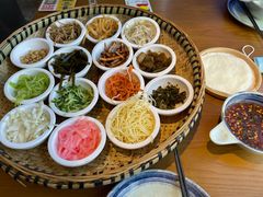 -包整·丝娃娃(一览甲秀楼风景店)