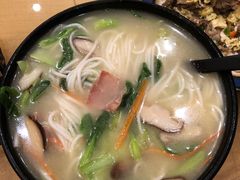 -香巴拉云南餐厅(华莱坞店)